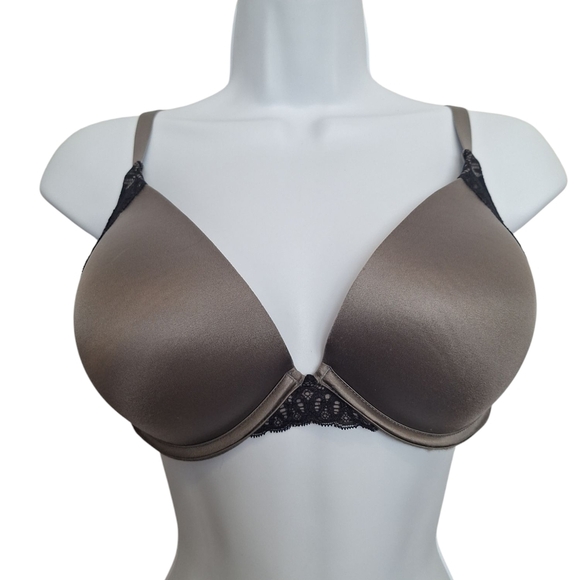 Gray and Black Full-Coverage Bra with Adjustable Straps - Picture 1 of 4